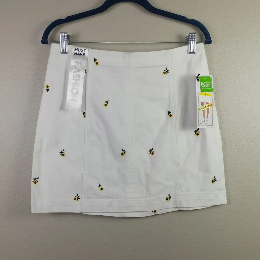 Tinseltown White Sunflower Embroidered Mini Skirt Size Medium NWT - Picture 1 of 6